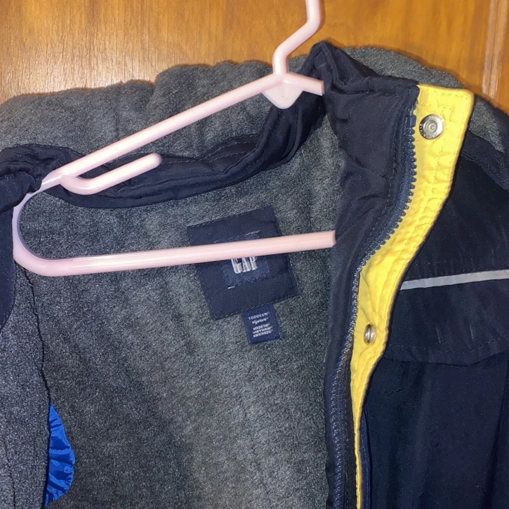Gap kids navy and yellow winter coat size 5